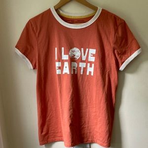 Patagonia women’s Earth Love organic ranger tee, size medium, color quartz coral